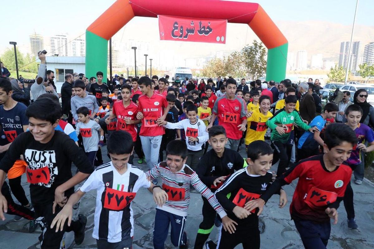 مسابقه دو همگانی در منطقه ٢٢ برگزار شد/ حمایت محسن هاشمی از عملکرد سازمان ورزش