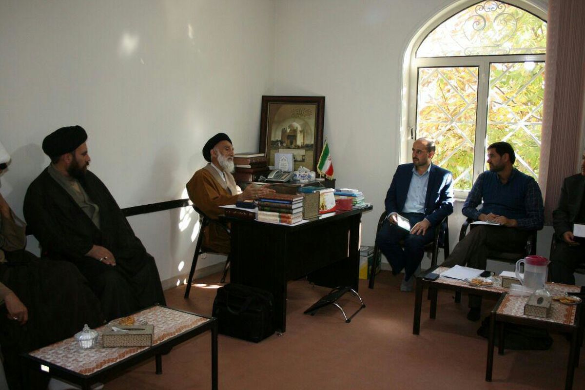شهرداری همدان در راستای گسترش فرهنگ اسلامی تلاش کند