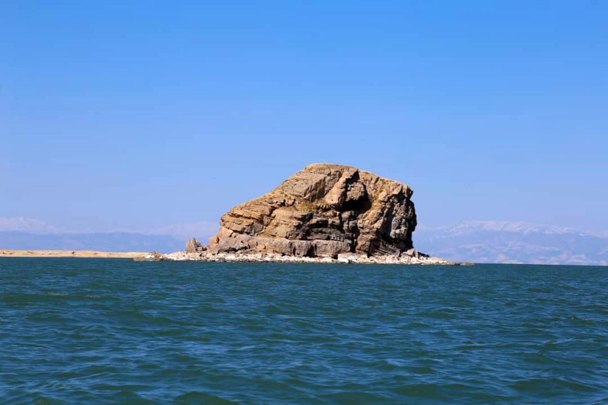 صرفه جویی و هدایت ۳۲ درصدی منابع آبی آذربایجان غربی به دریاچه ارومیه