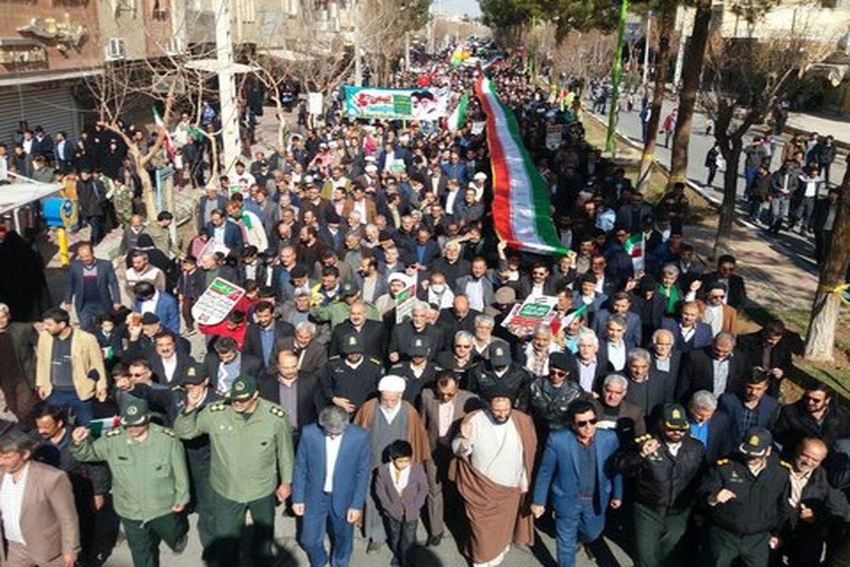 تجمع بزرگ مردم اصفهان برای محکوم کردن اغتشاشات اخیر