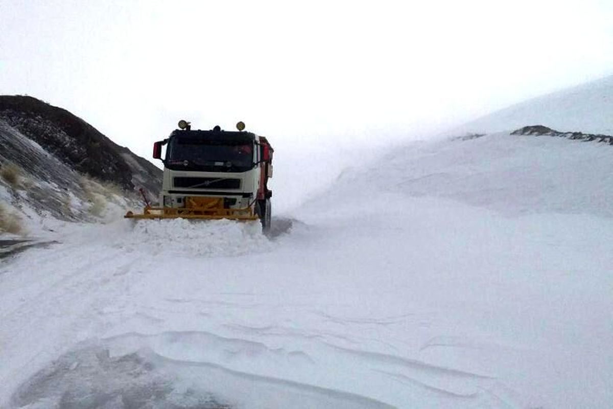 برف روبی بیش از ۲ هزار کیلومتر از راه‌های استان