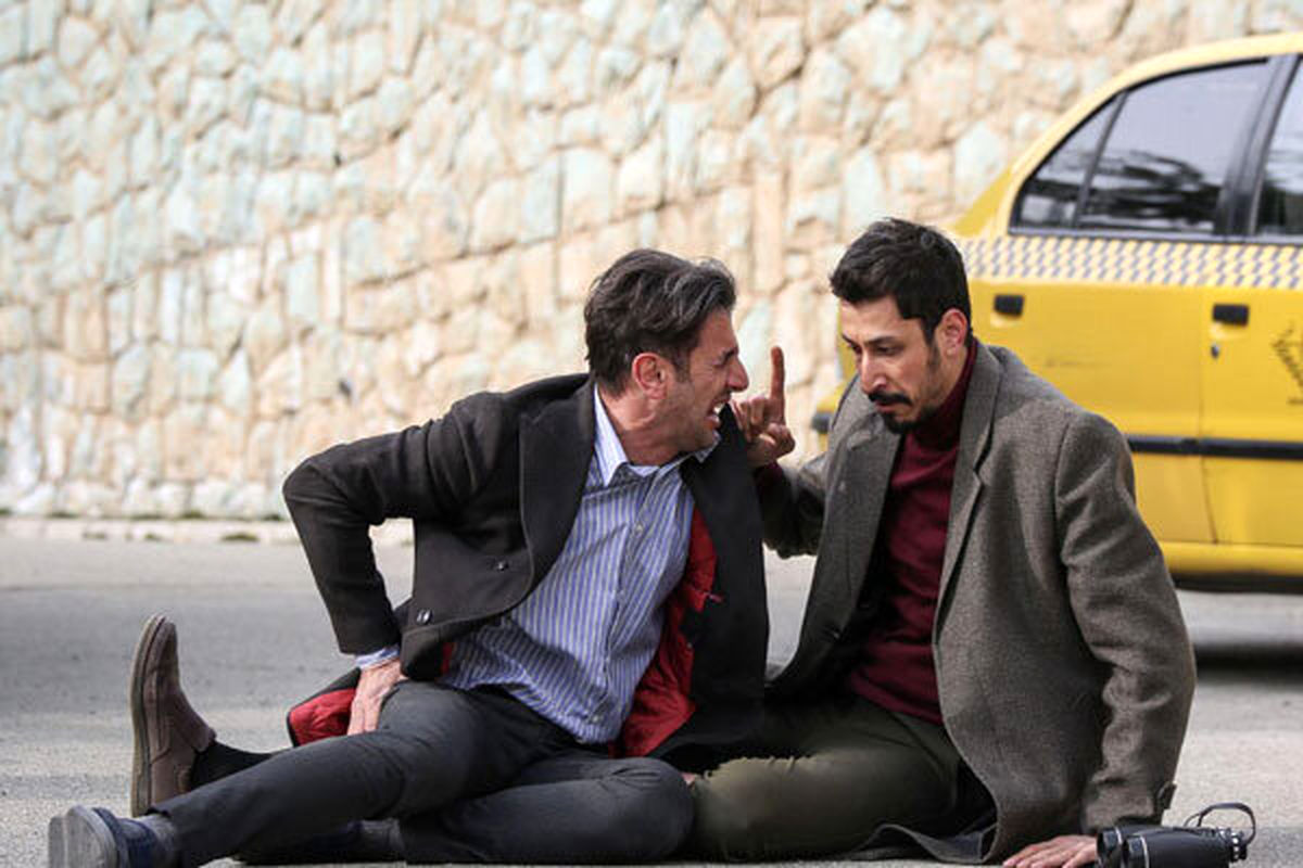 «چشم و گوش بسته» از کمدی های کمیاب و‌ مفرح سینمای ایران است