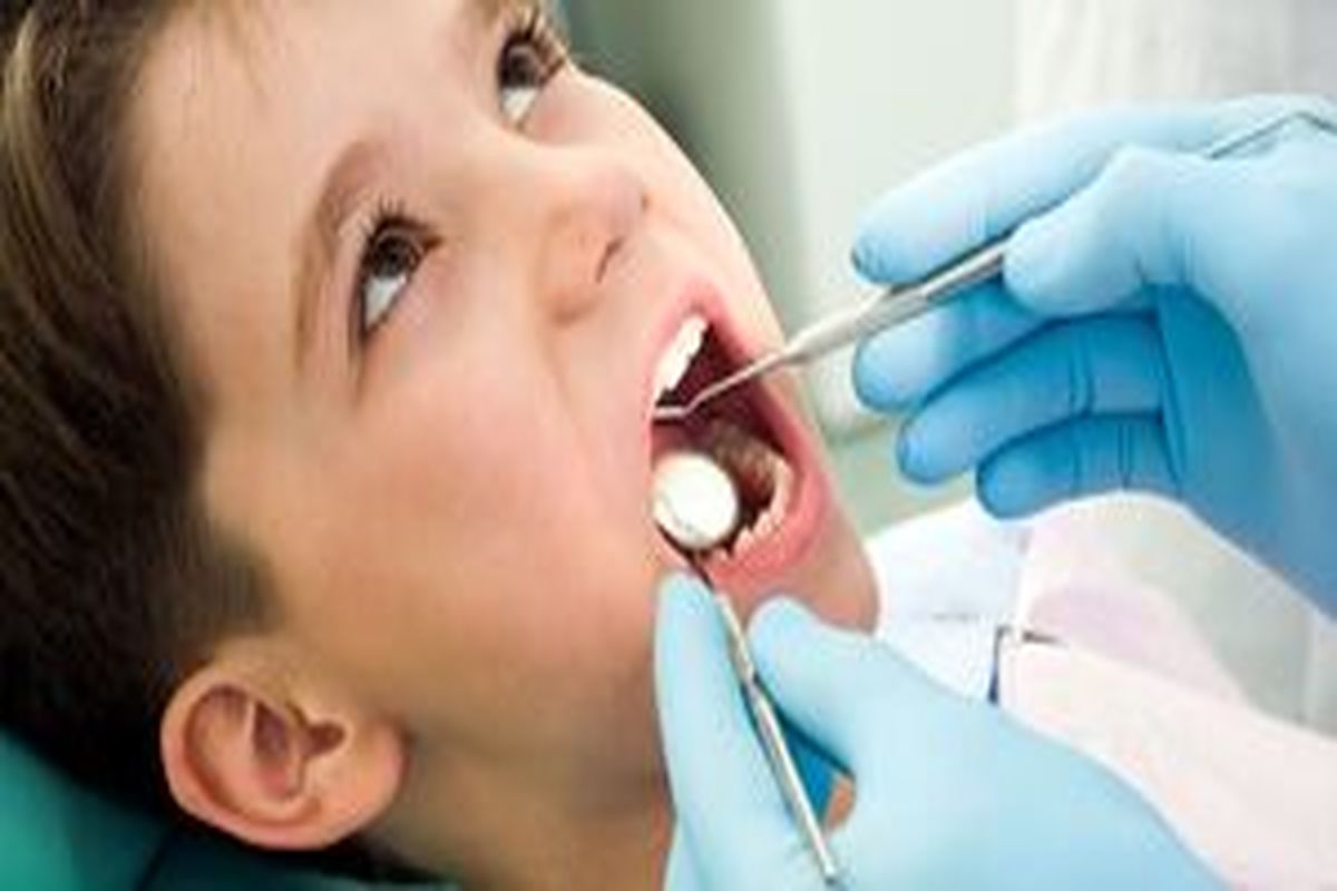 معاینه فک و دهان کودک در چه زمانی باید انجام شود؟