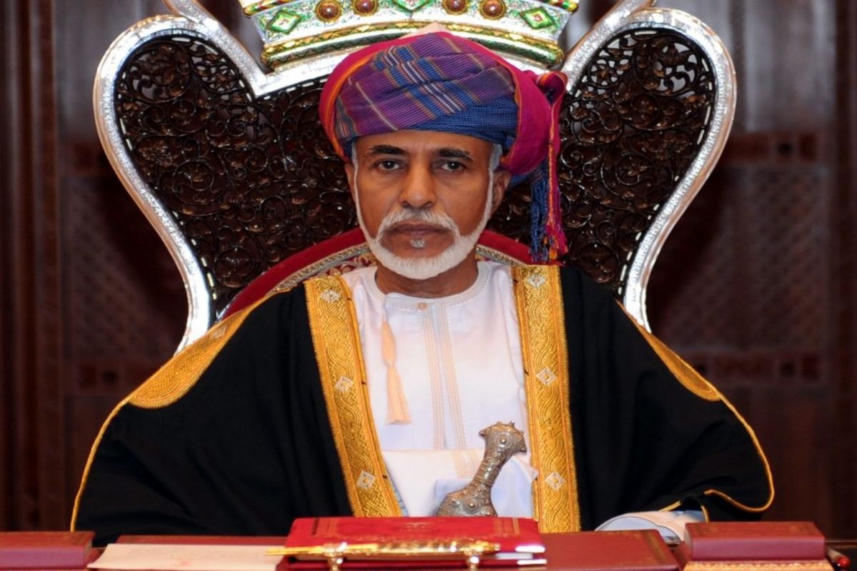 سلطان قابوس به عمان بازگشت