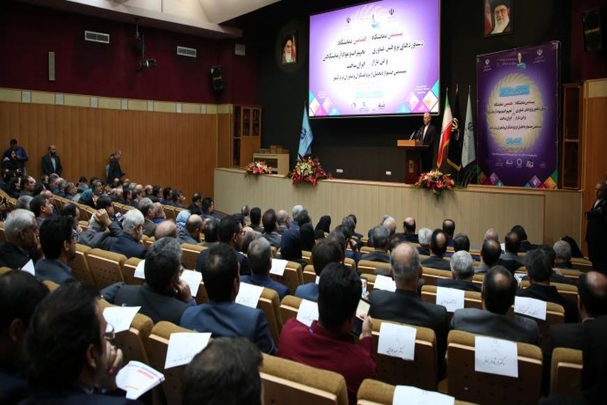 استاندار آذربایجان شرقی به عنوان استاندار برگزیده حامی پژوهش و فناوری معرفی شد