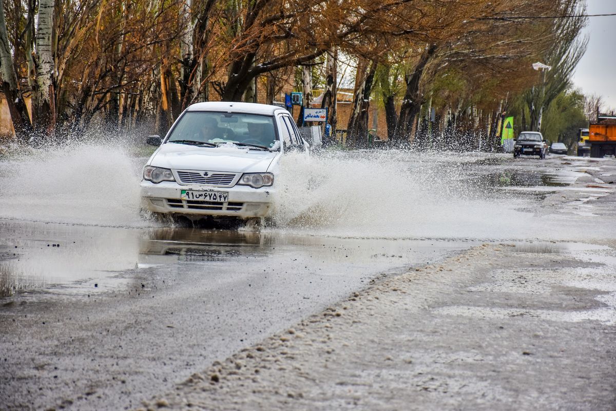 آغاز مجدد بارش ها در استان تهران از روز دوشنبه/اعلام مناطق پر خطر کشور/ تداوم وضعیت بارانی در کشور در هفته آینده
