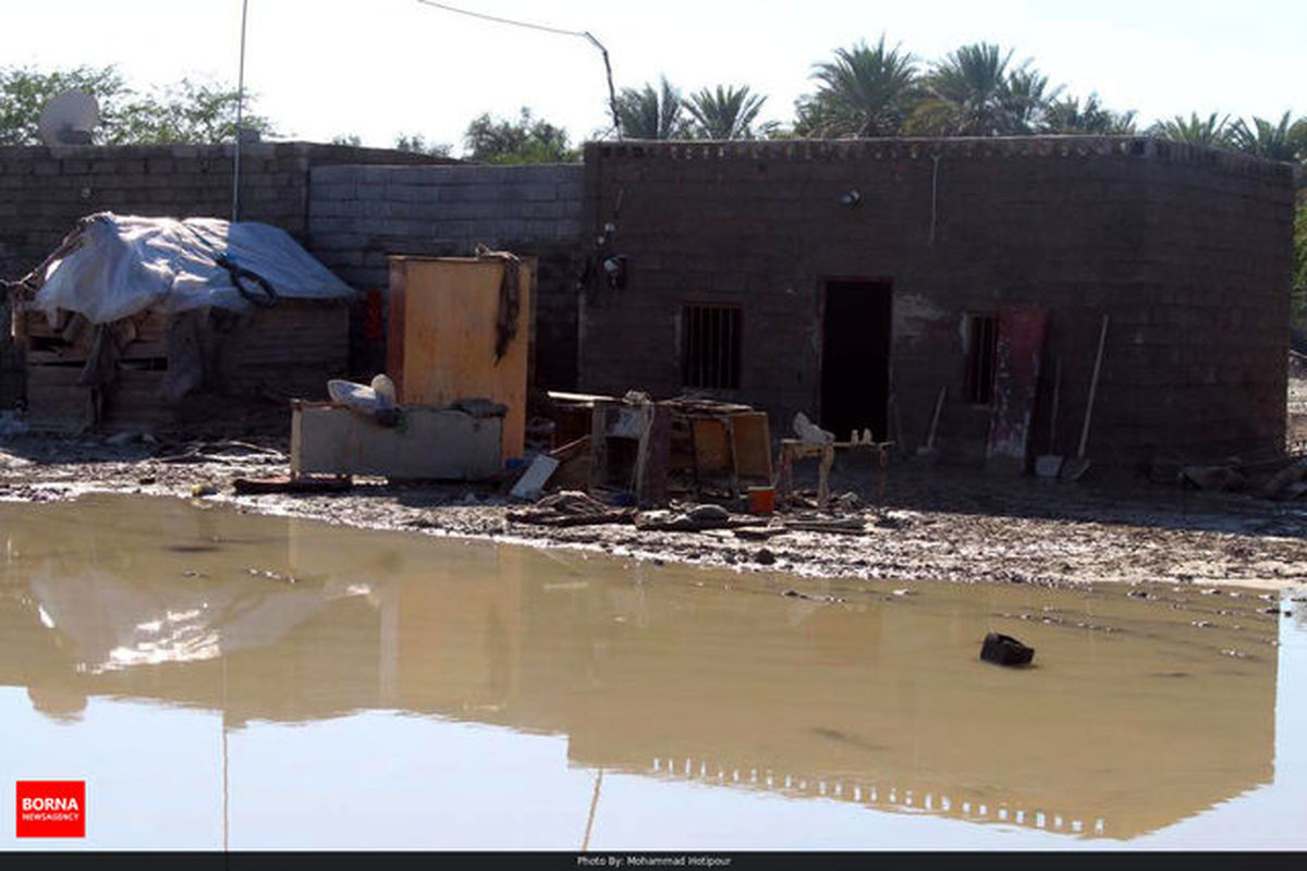 شعرخوانی مرد سیل‌زده خوزستانی برای شهید سردار سلیمانی در سیلاب ۹۸ + فیلم