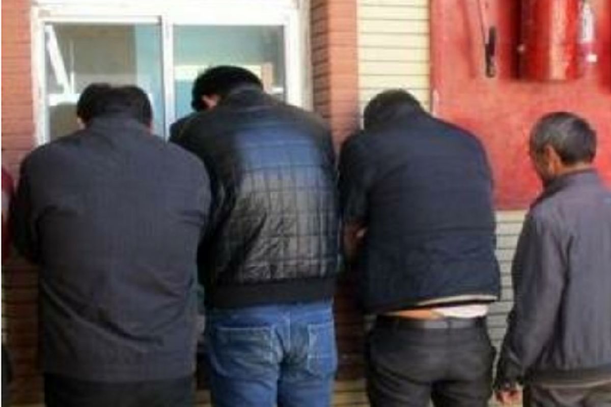 دستگیری ۱۰ خرده فروش و کشف بیش از ۵ کیلو تریاک در بوئین زهرا