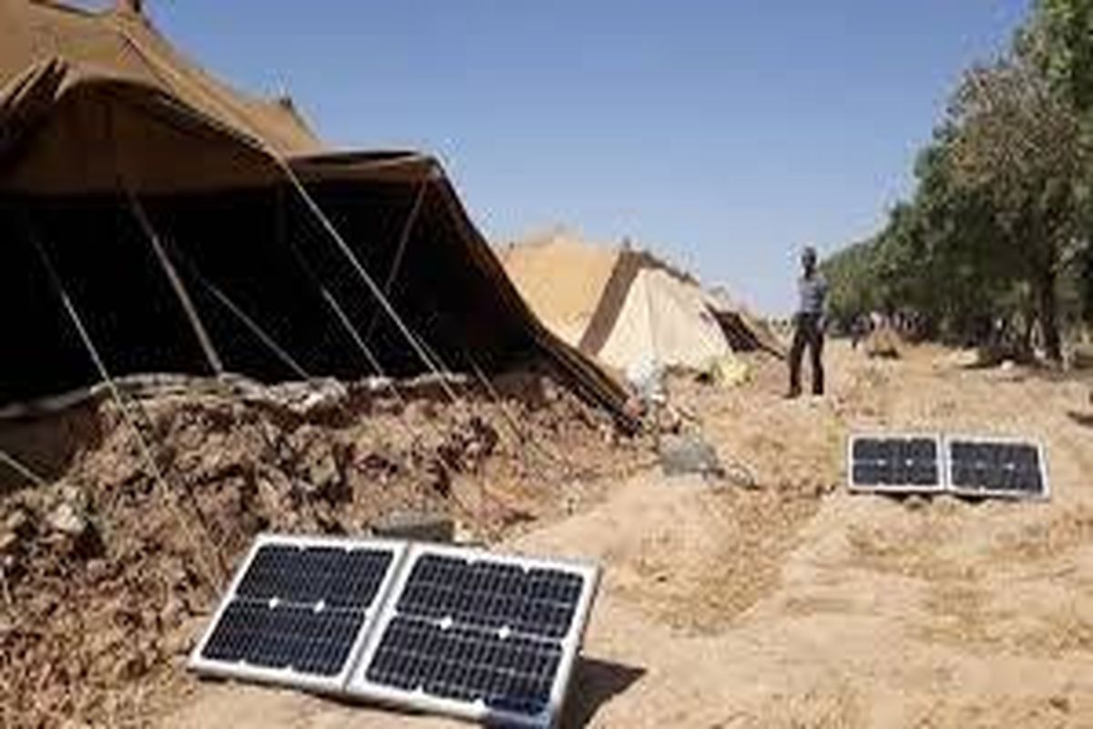امسال ۵۸ دستگاه پنل خورشیدی بین خانوارهای عشایری شیروان توزیع شد