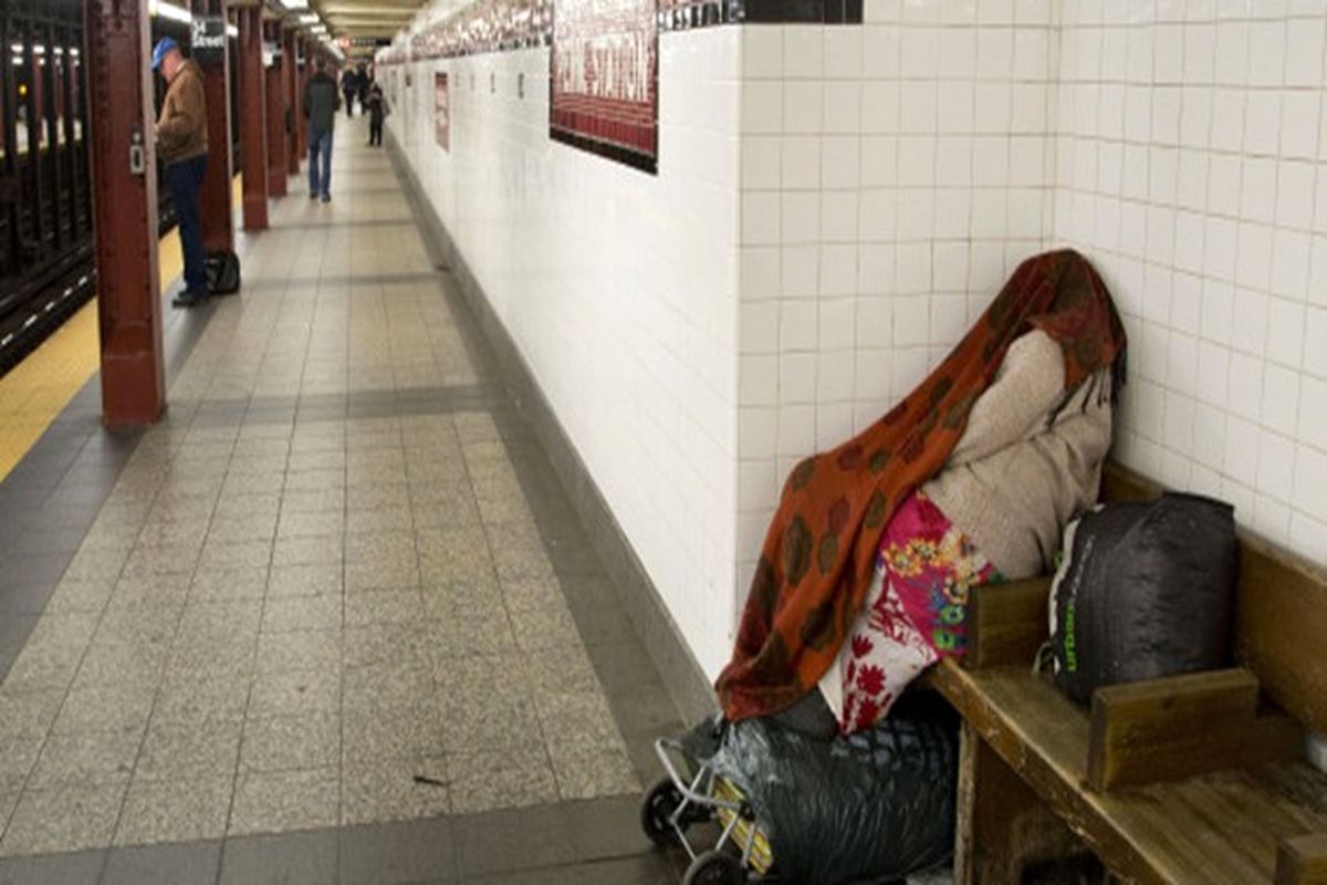 اقدام عجیب مترو علیه افراد بی‌خانمان!