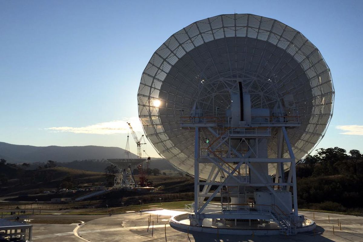 نصب آنتن ۳۴ متری ناسا برای برقراری ارتباط با فضاپیماهای اعماق فضا