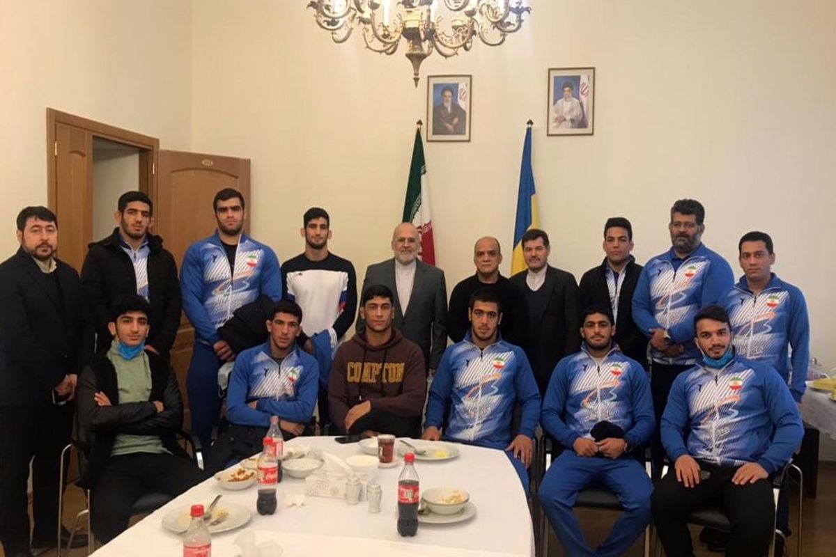 تیم‌های منتخب کشورمان دیروز مهمان سفارت ایران بودند
