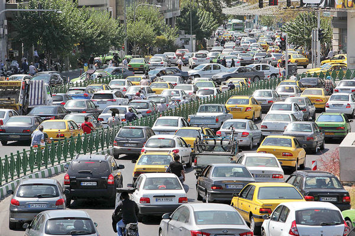 ترافیک در محور شهریار - تهران سنگین است