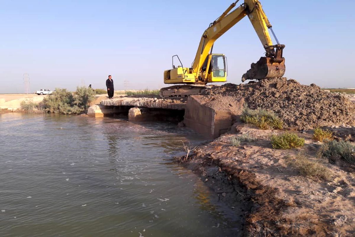 آغاز عملیات بستن کالورت های  مسیر ماهشهر - آبادان با هدف حفظ آب تالاب بین المللی شادگان