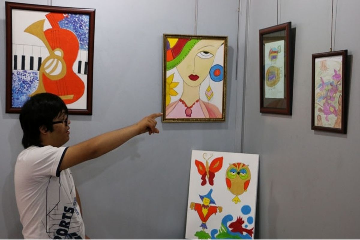 افتتاح نمایشگاه نقاشی کودکان اوتیسم و سندروم‌ دان در موزه هنرهای تزئینی ایران – اصفهان