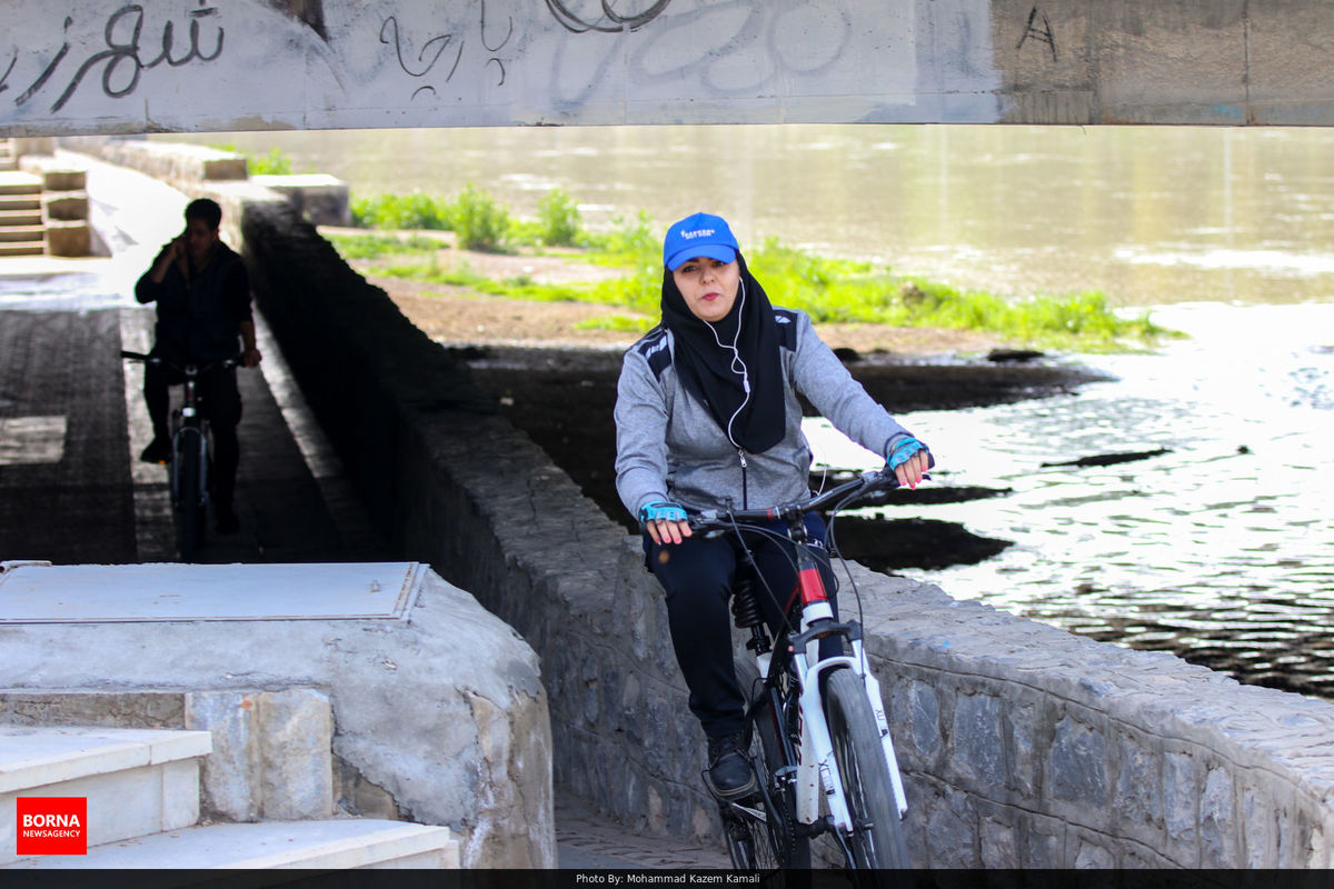 دبیر ستاد احیا امر به معروف و نهی از منکر استان اصفهان: بحث اصلی ، مبُلغان دوچرخه سواری بانوان هستند/ فعلا به دوچرخه سواران زن کاری نداریم