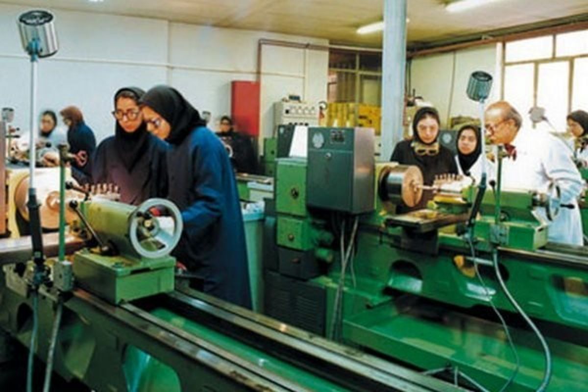 مهارت آموزی حدود هزار نفر از زنان سرپرست خانوار خوزستان
