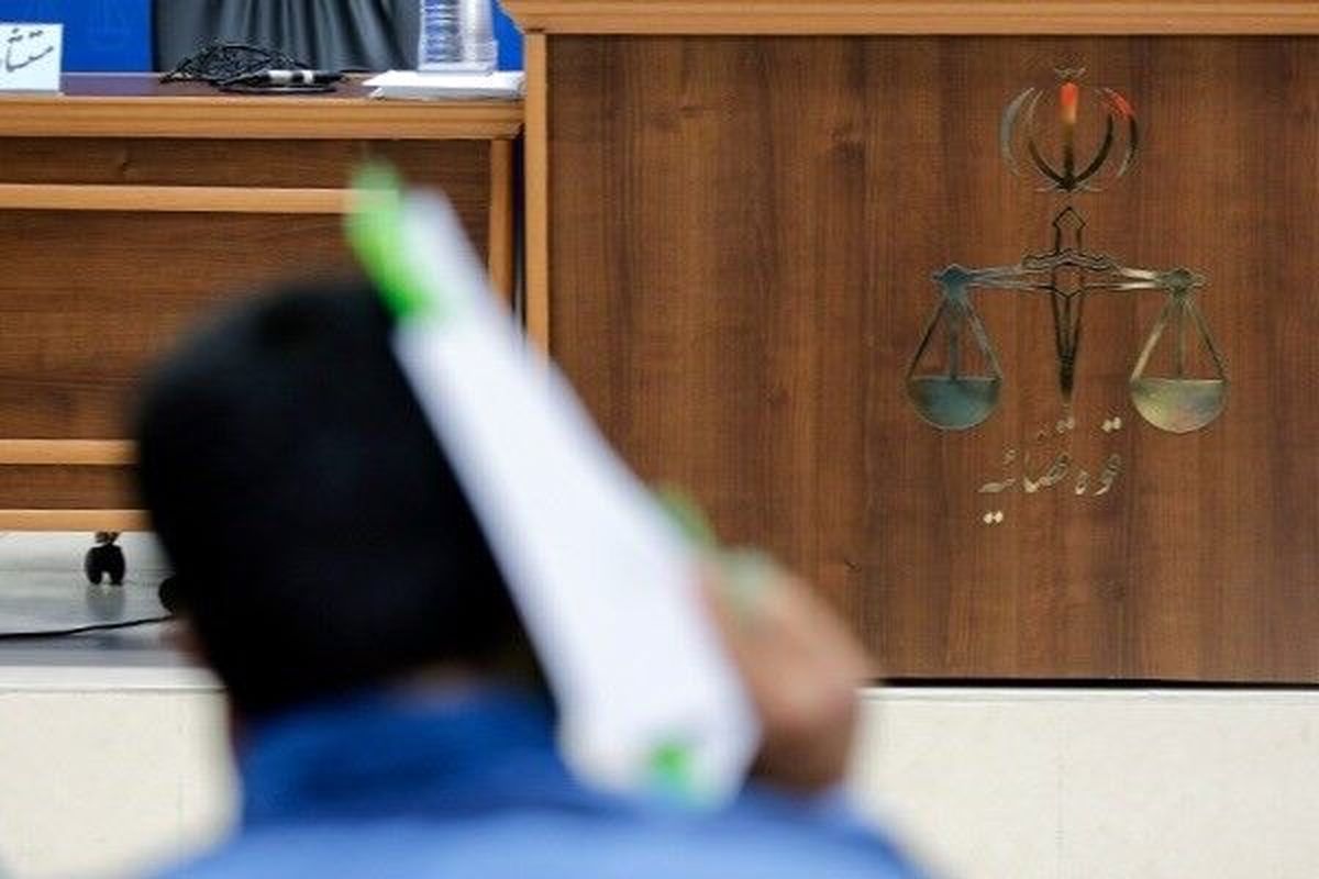 نماینده دادستان: برای فشار به دادگاه حقوق کارکنان را عقب می اندازید