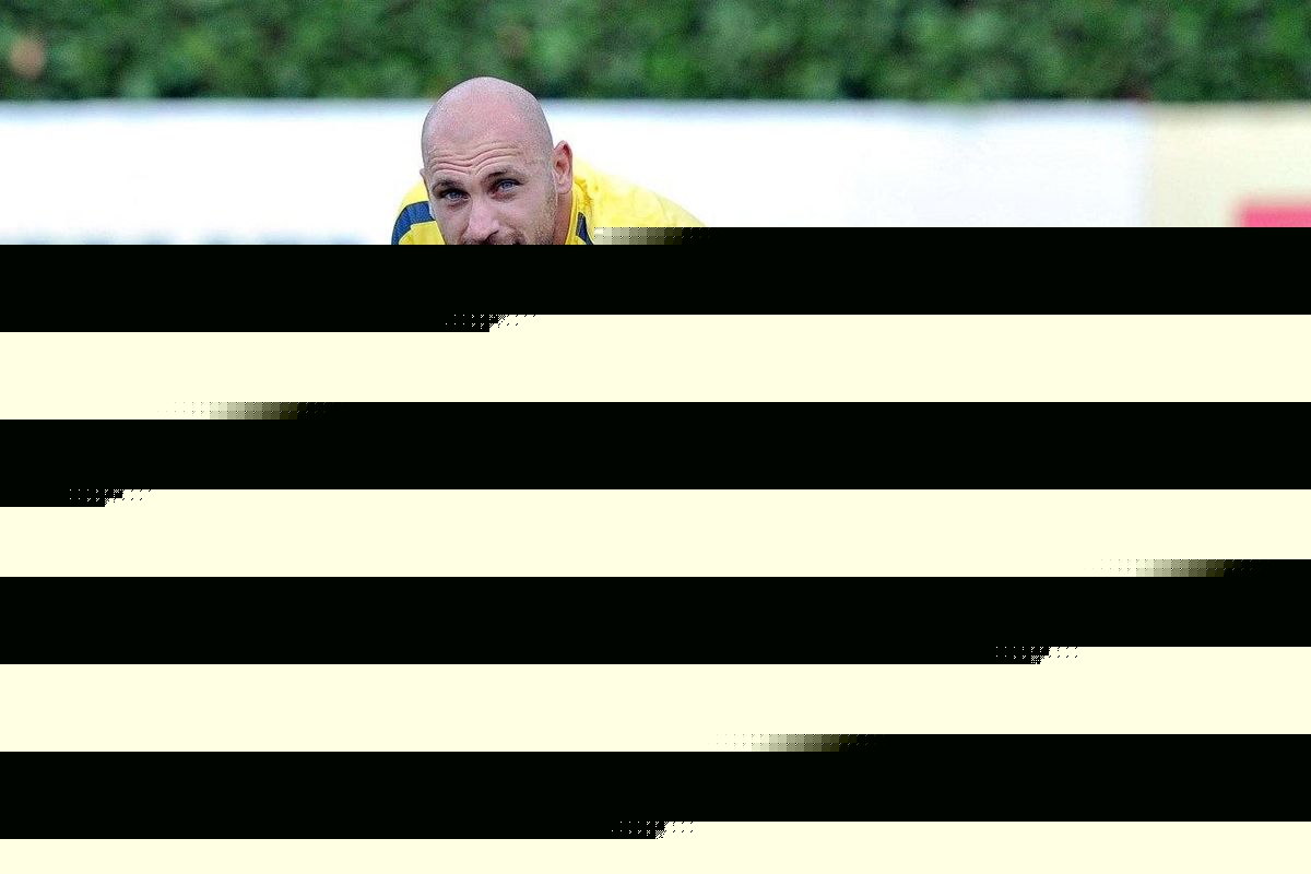 دروازه‌بان ذخیره اینتر و آمار عجیب دریافت کارت قرمز!