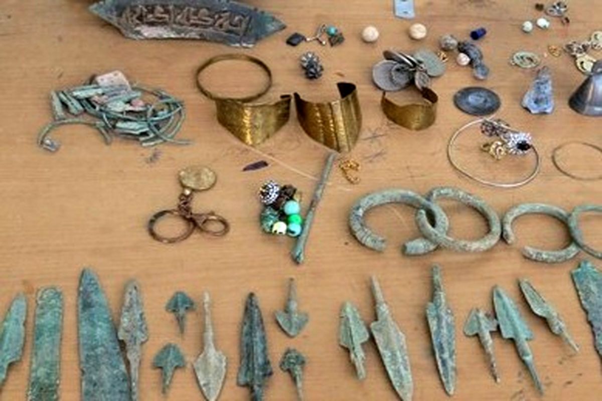 کشف عتیقه جات ۳ هزار ساله در زنجان