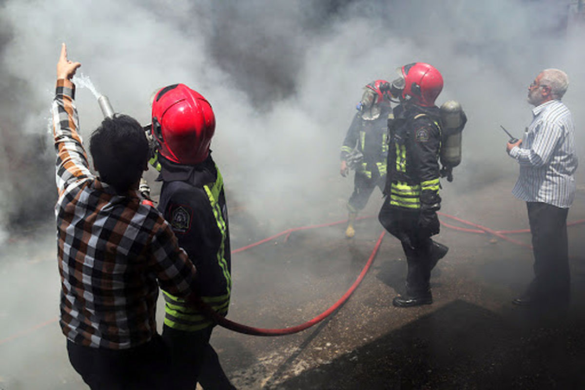 تلاش آتش نشانان برای اطفا حریق و امداد و نجات ۱۴ عملیات طی ۲۴ ساعت
