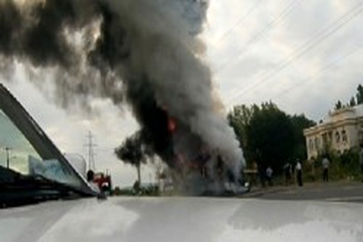 آتش‌ سوزی یک اتوبوس مسافربری در جاده فومن - سراوان