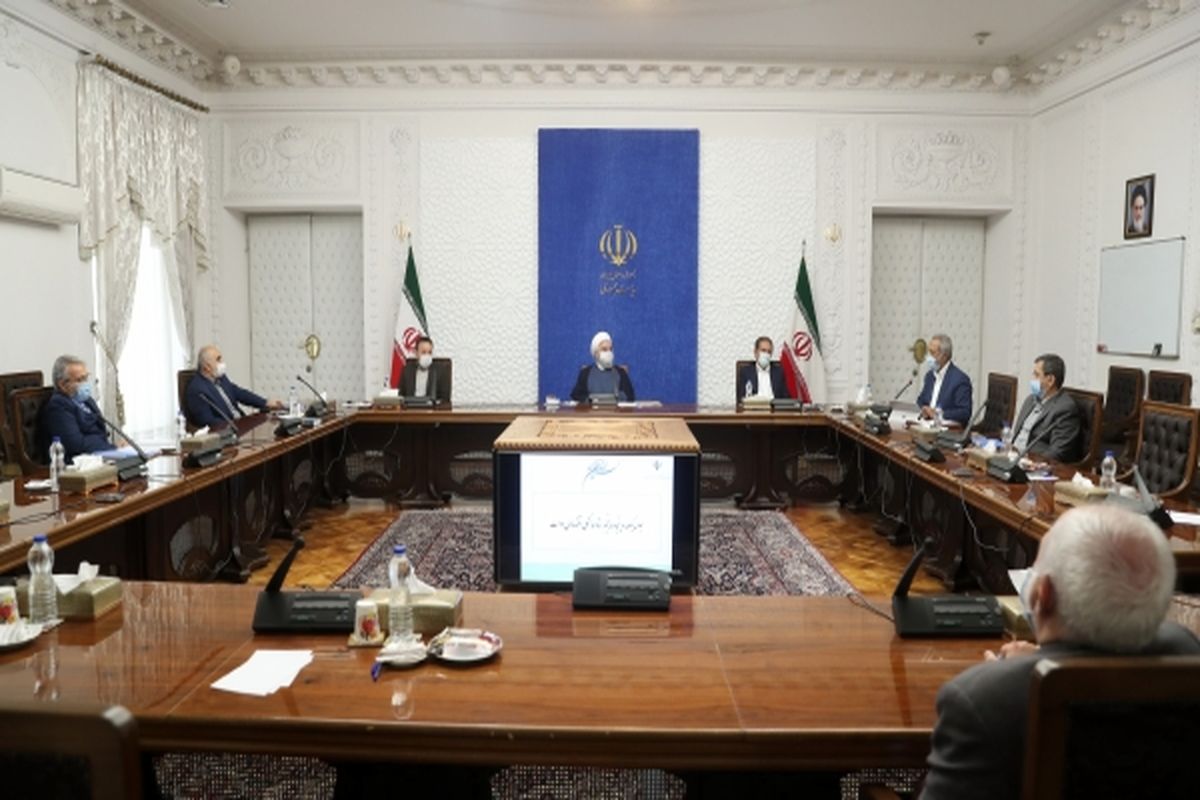 اجازه نمی‌دهیم چرخه تولید و تجارت کشور گرفتار بروکراسی شود/دستگاه‌های دولتی در واگذاری سهام کارخانجات و دارایی‌های خود تسریع کنند