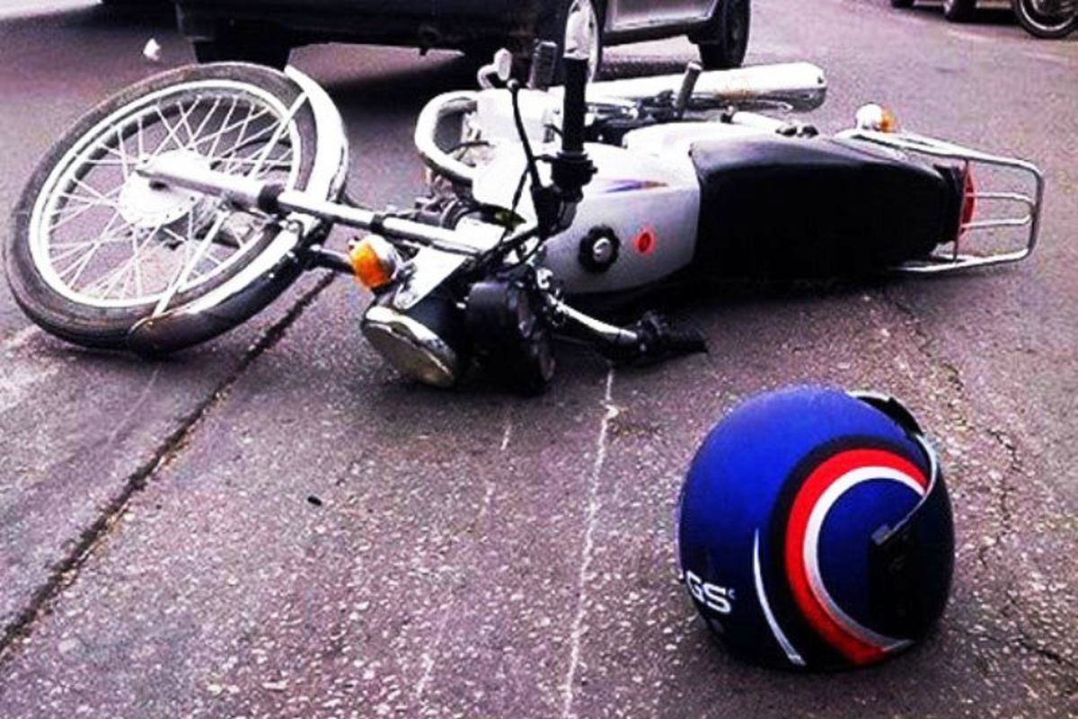 تصادف شدید موتورسیکلت و اتوبوس در تهران + فیلم
