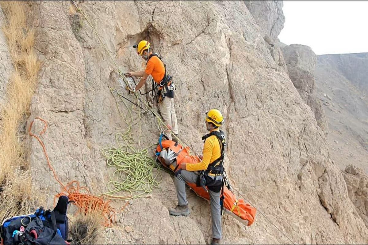 سقوط از کوه صفه منجر به مرگ مرد ۵۰ ساله شد