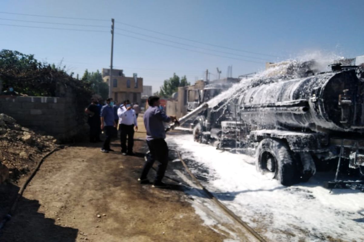 جزئیات کامل آتش سوزی خودروی قیرپاش شهرداری یاسوج+ببینید