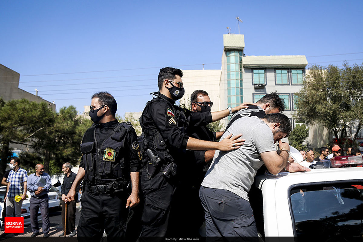 اراذل و اوباش محله مشیریه دستگیر شدند/ اولویت دستگیری با افرادی است که امنیت مردم را خدشه دار می کنند
