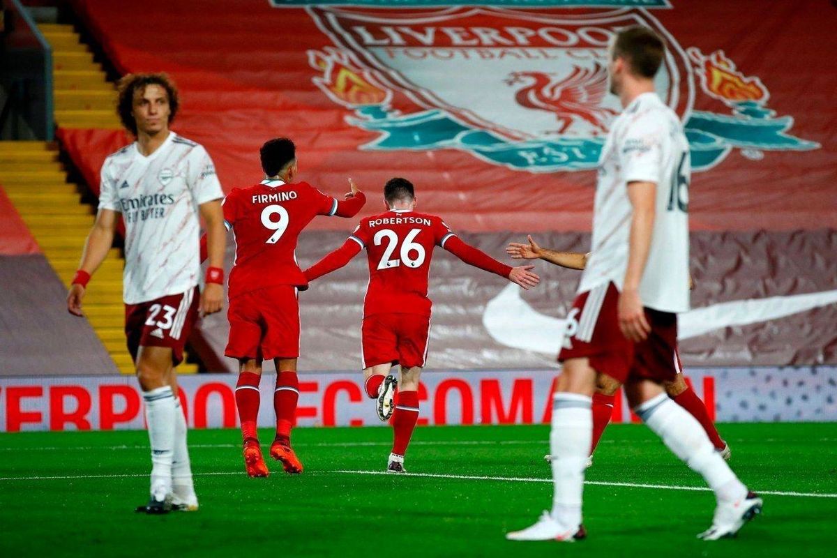 گلباران توپچی‌ها توسط شاگردان کلوپ