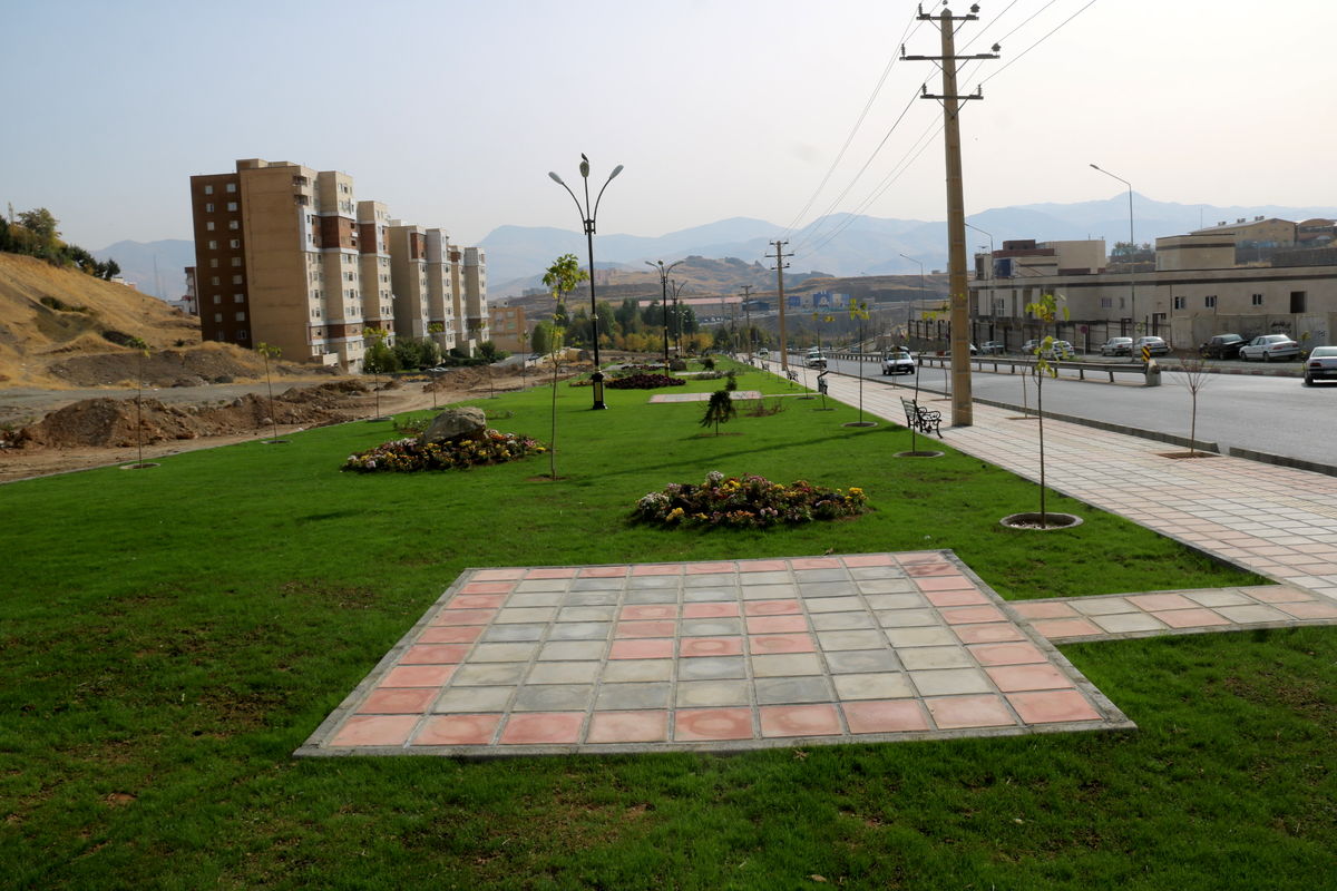۱۸ هزار متر مربع فضای سبز در بلوار انتظام سنندج احداث شد