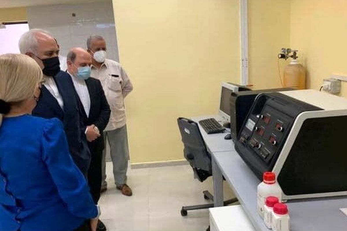 ظریف از دو مرکز مطالعات پزشکی و دارویی کوبا بازدید کرد