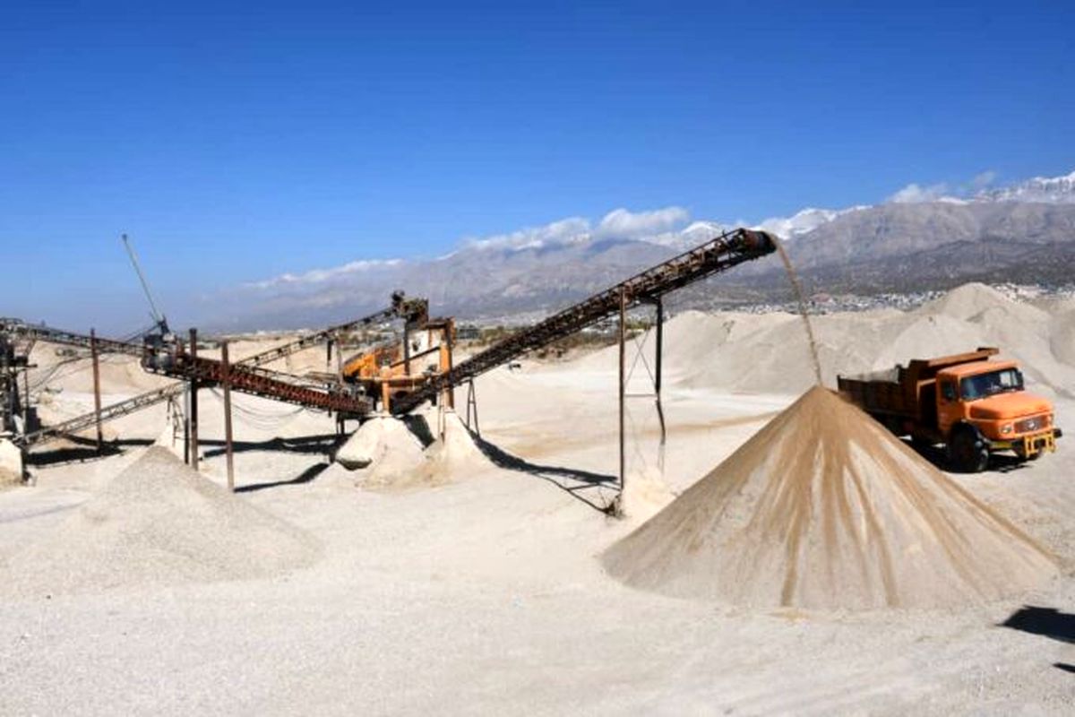 آغاز بکار کارخانه آسفالت و سنگ شکن –شهرداری یاسوج با ظرفیت تولید روزانه ۴۰۰ تن