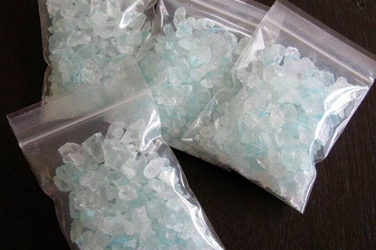کشف ۱۵ کیلوگرم ماده مخدر شیشه از یک پراید در ارومیه