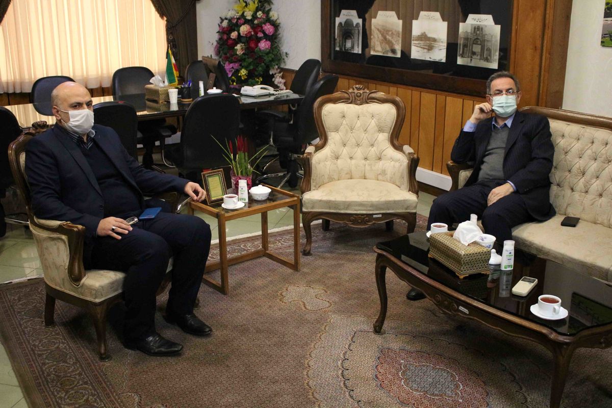 استاندار تهران از قرارگاه عملیاتی مقابله با کرونا بازدید کرد