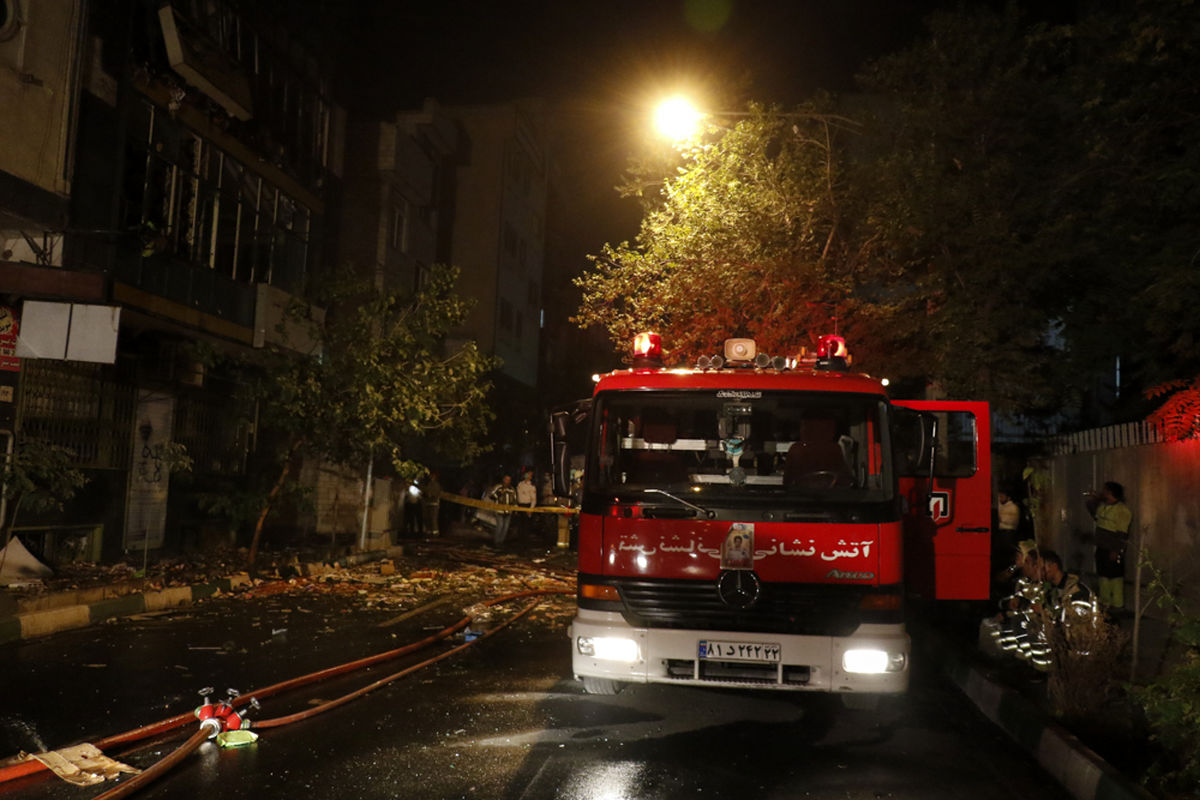 مصدومیت دو نفر در آتش‌سوزی مجتمع مسکونی در تبریز