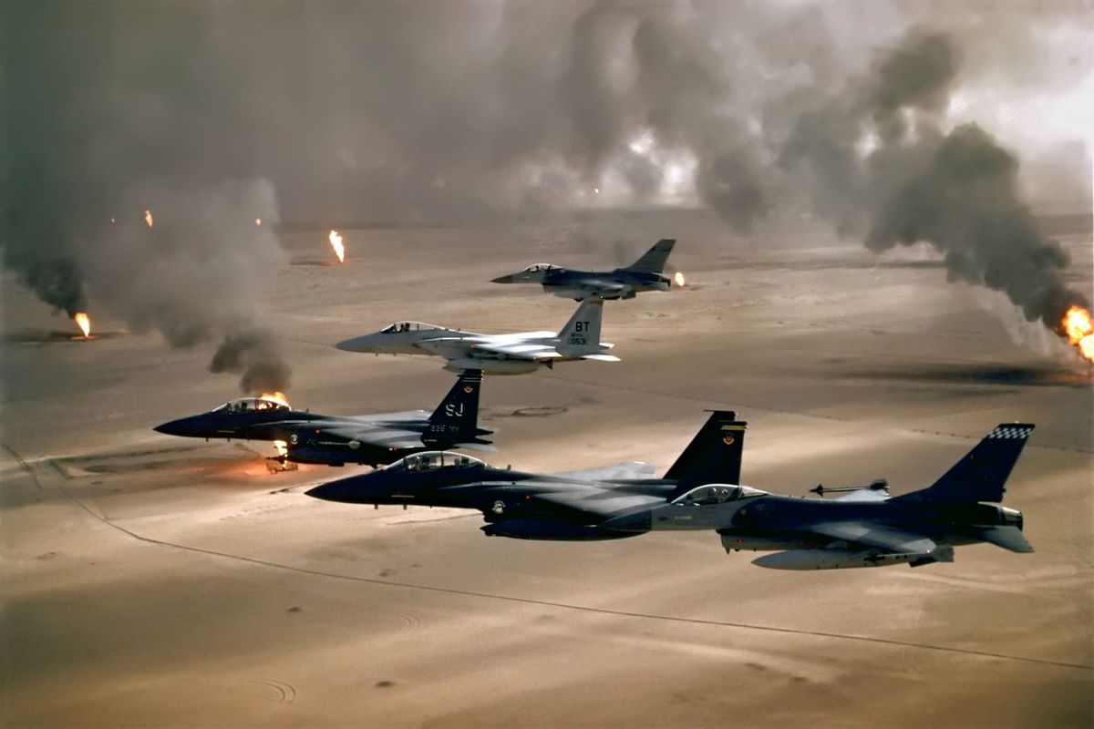 جنگنده‌های ناو آمریکایی بر فراز شرق مدیترانه و خلیج عمان پرواز کردند