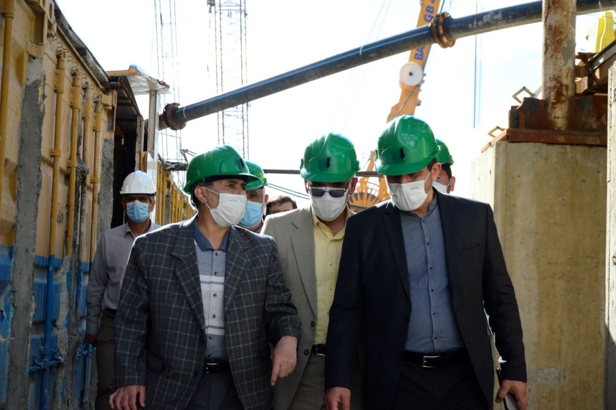 تداوم ساخت و ساز در پنج ایستگاه به موازات حفاری تونل های خط دو مترو تبریز