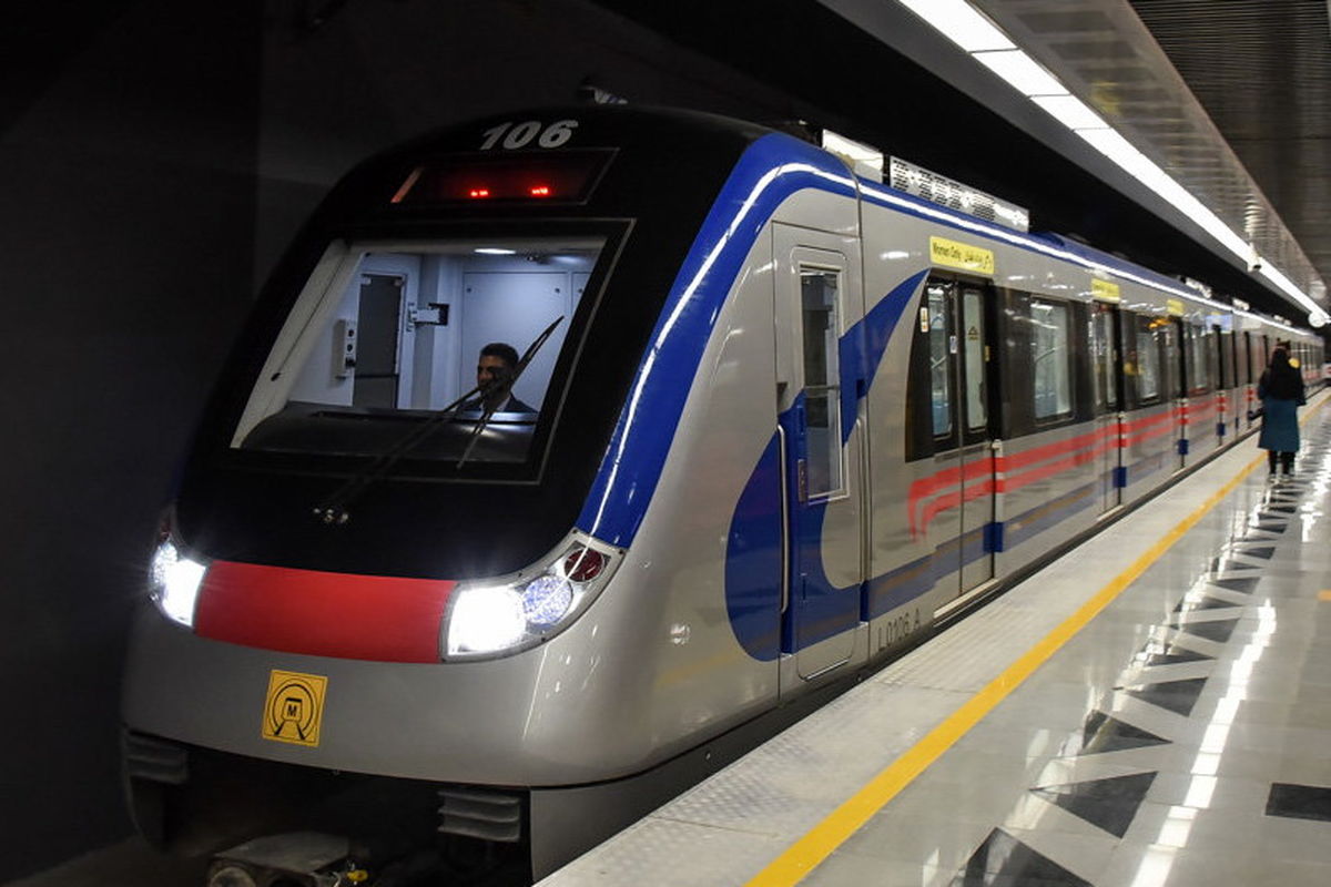 دو قطار در خط مترو کرج به تهران به هم برخورد کردند