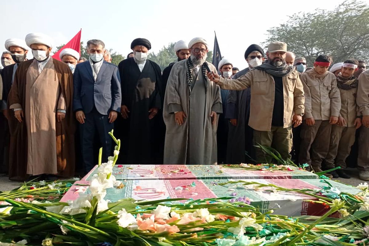 تشییع و خاکسپاری ۲ شهید گمنام ۱۸ و ۱۹ ساله در بندر امام خمینی(ره)+ببینید