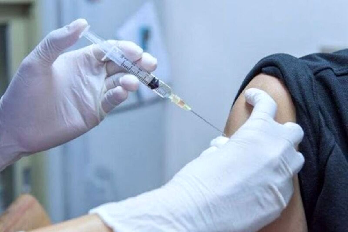 آیا تزریق دز سوم واکسن از ابتلا به کرونا واقعا جلوگیری می‌کند؟