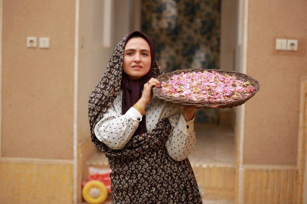 اولین پوستر رسمی فیلم سینمایی «دختر ایران» منتشر شد