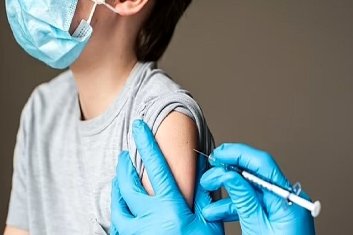 ضرورت تکمیل واکسیناسیون فرهنگیان و دانش آموزان برای پیشگیری از شیوع کرونا