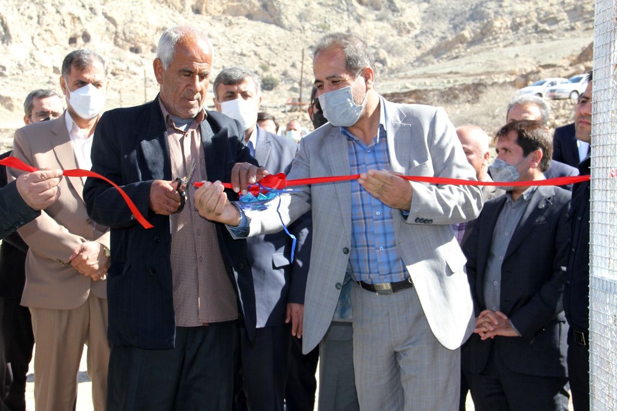 افتتاح سه پروژه چمن مصنوعی در شهرستان گچساران