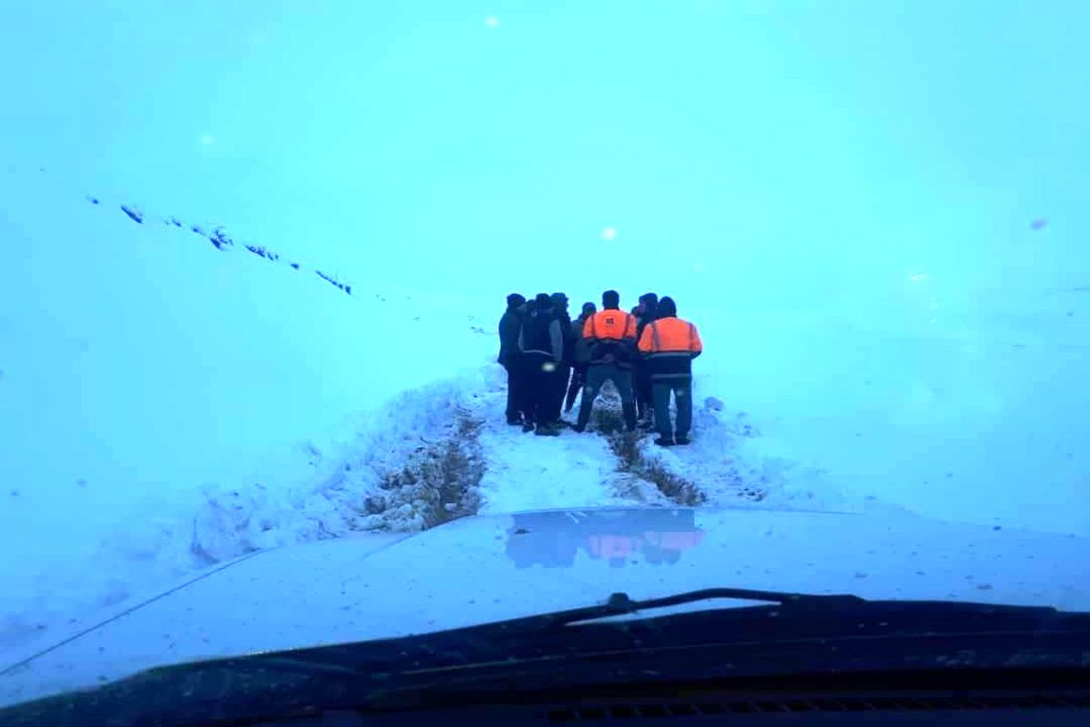 تلاش برای نجات جان ۱۶ کوهنورد در قزوین ادامه دارد