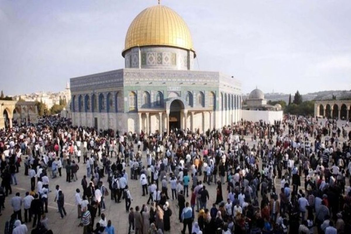 اقامه نماز صبح جمعه هزاران فلسطینی در مسجدالاقصی