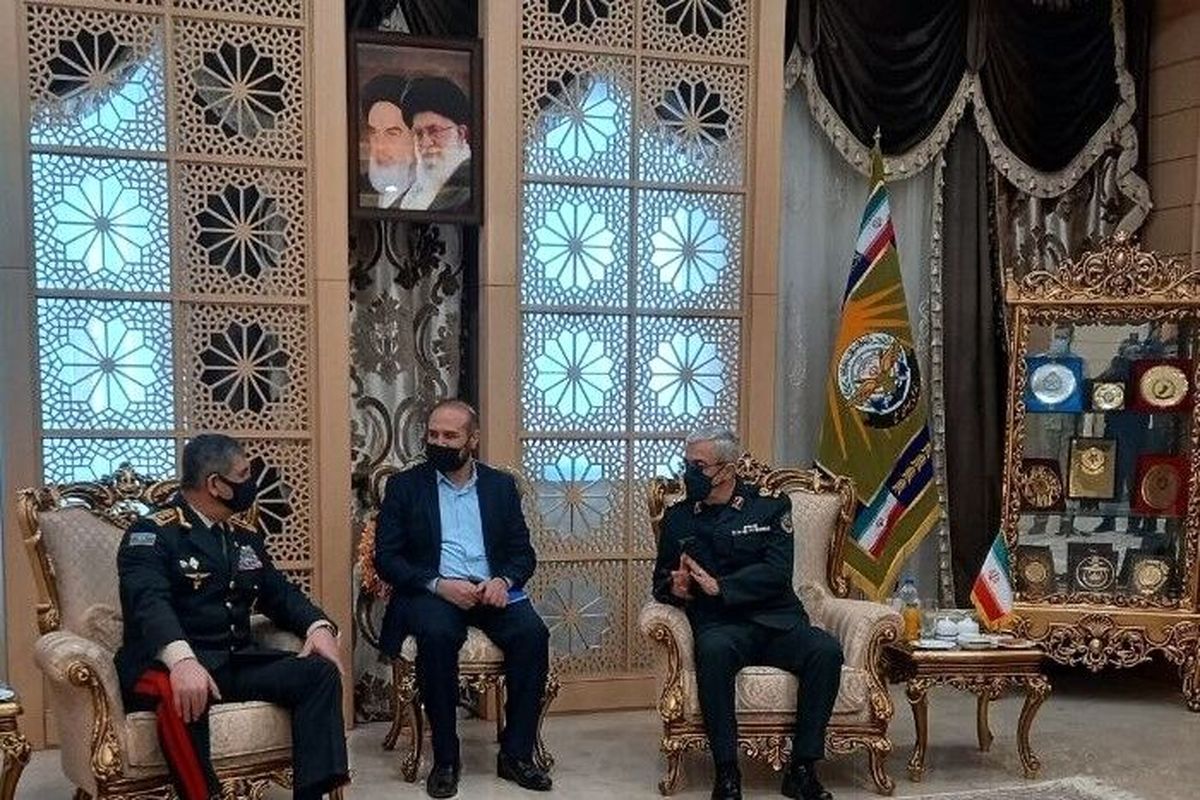 وزیر دفاع جمهوری آذربایجان با سرلشکر باقری دیدار کرد
