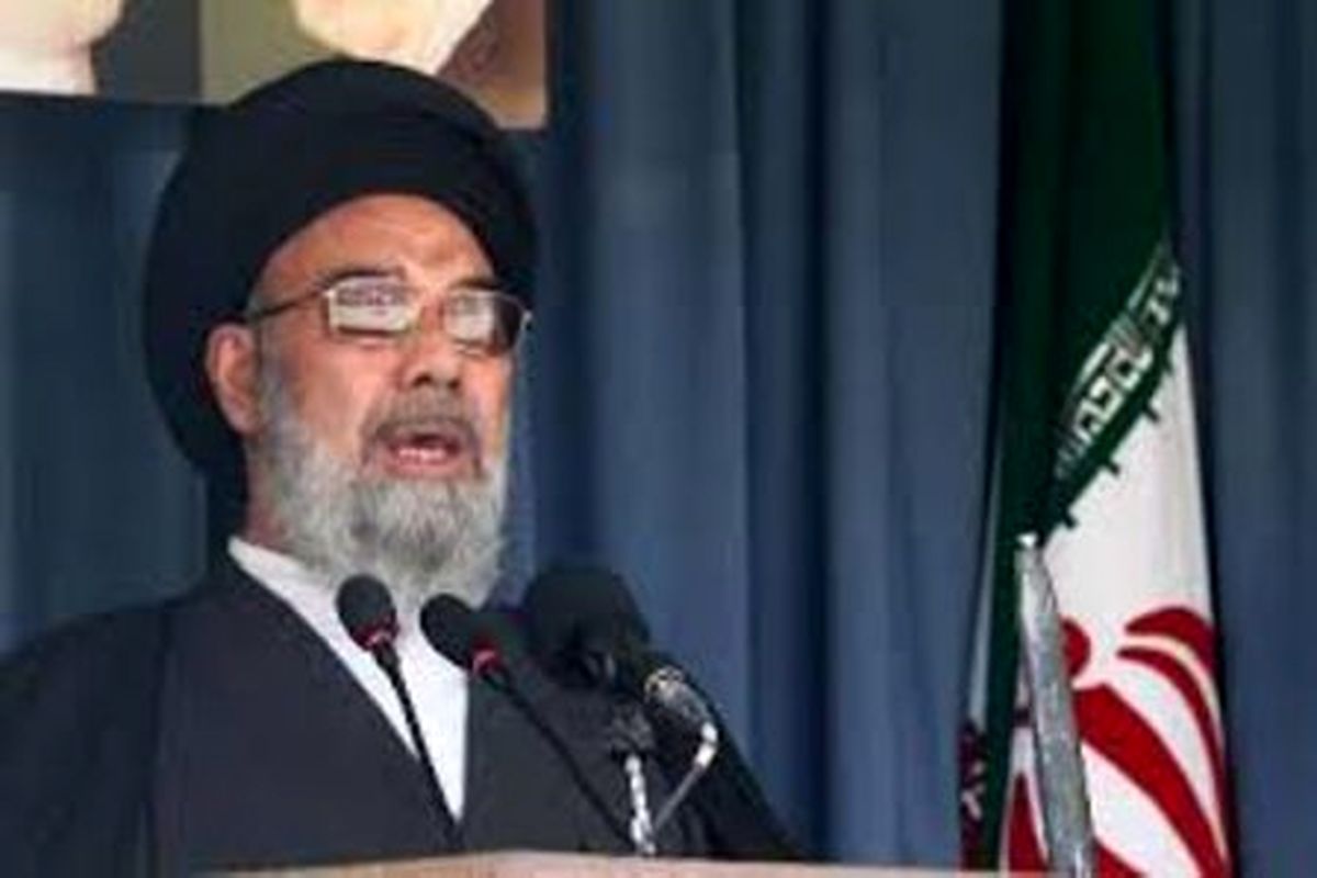 امام جمعه اصفهان: هیچ حکومتی بالاتر از حکومت جمهوری اسلامی نیست